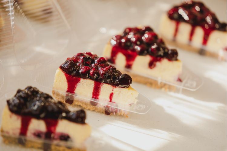 Cheesecake slices